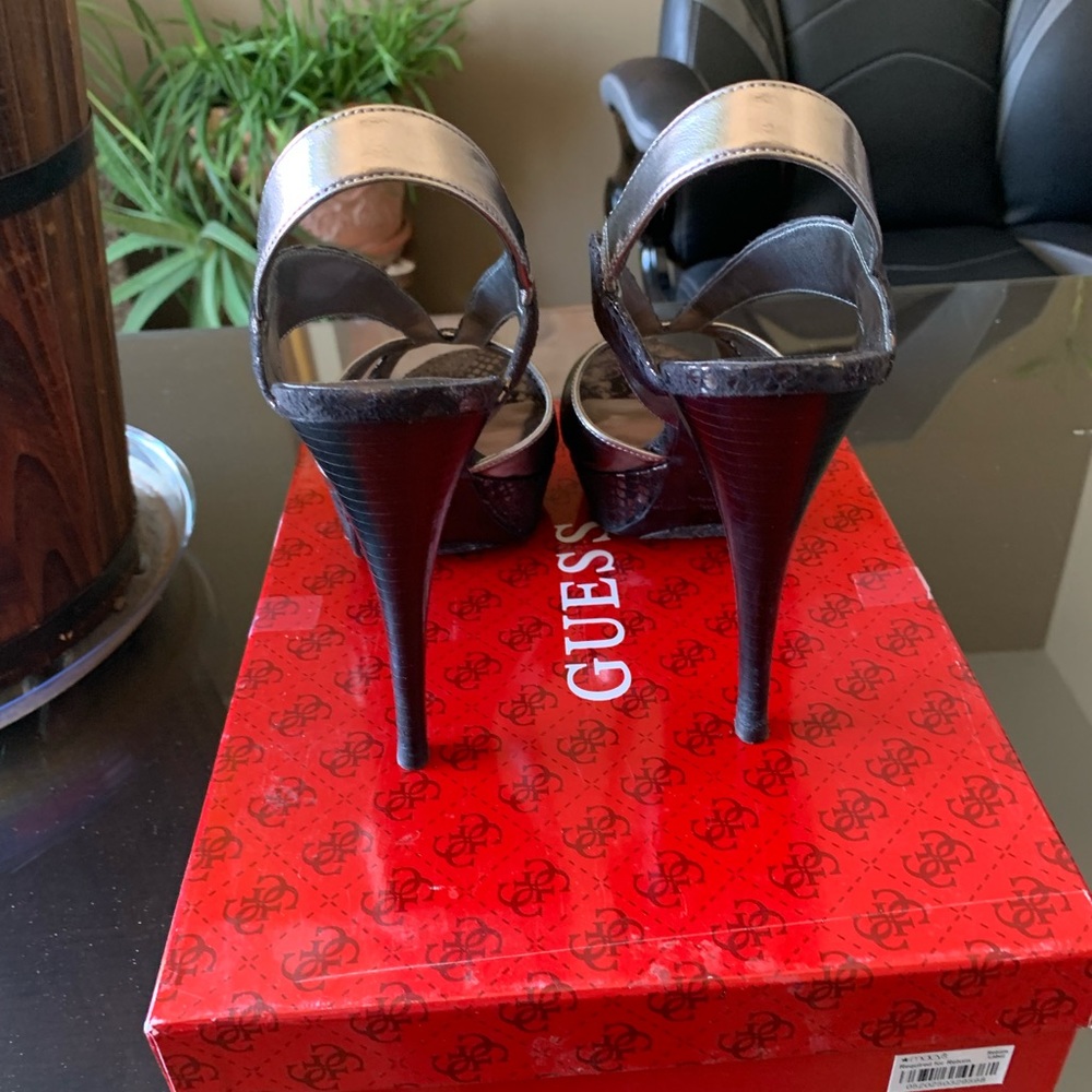 Guess Heels - Picture 5 of 6